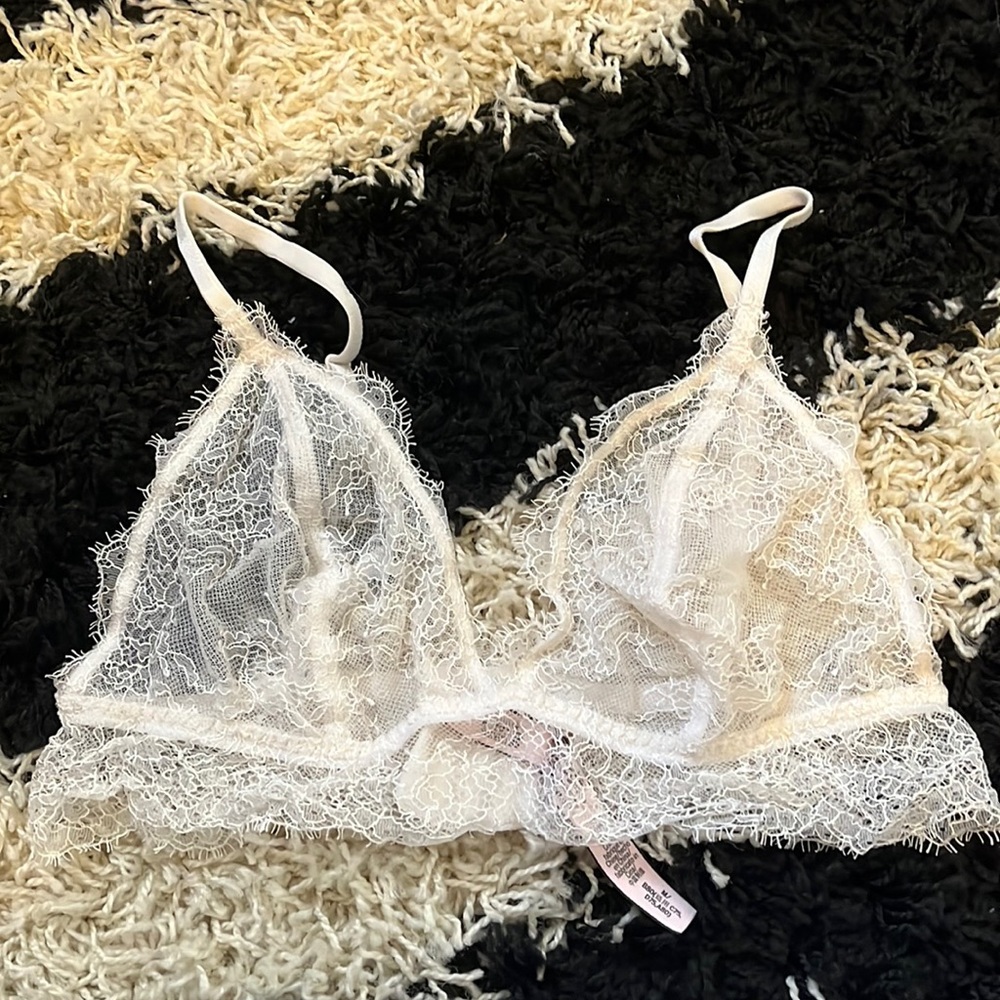 Victorias Secret chantilly lace bralette